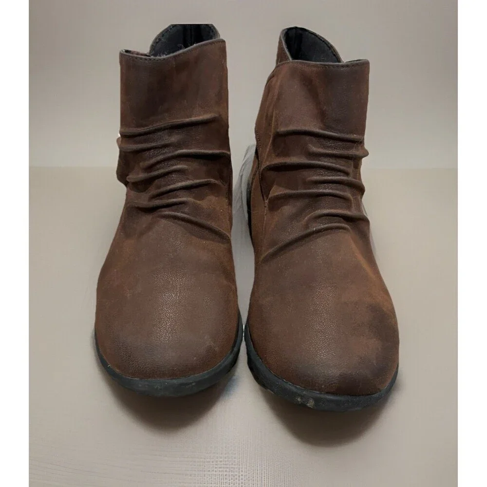 Clarks Women's Sillian Sway Ankle Bootie Brown Sz 7.5 Faux Leather Cloudsteppers